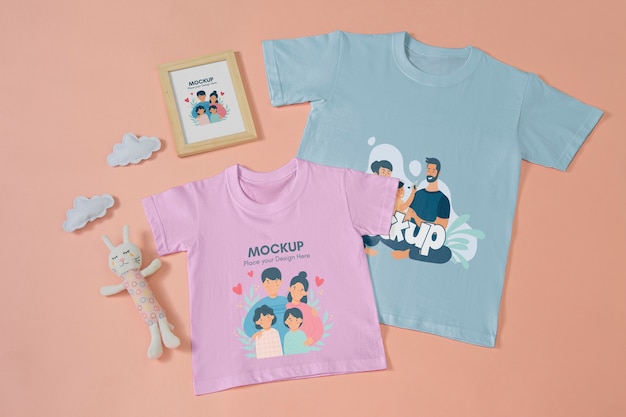 PSD vista dall'alto sull'abbigliamento mockup di moda per bambini