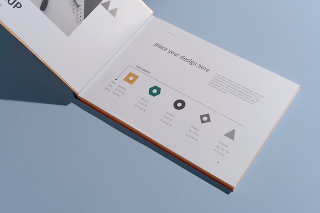 PSD vista dall'alto sul design del mockup del libro di marca