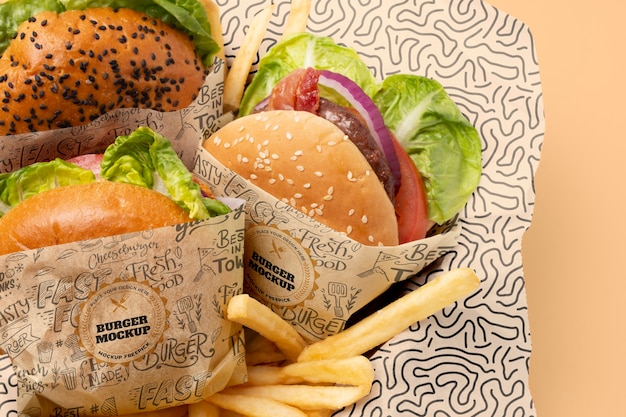 トップ ビュー ハンバーガーとフライド ポテトの配置