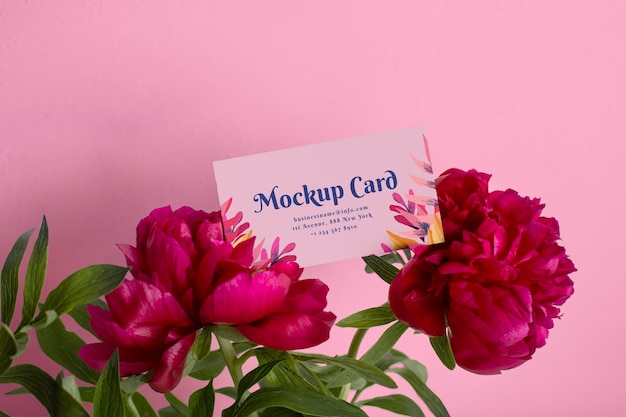 PSD top view of card mock-up with floral background