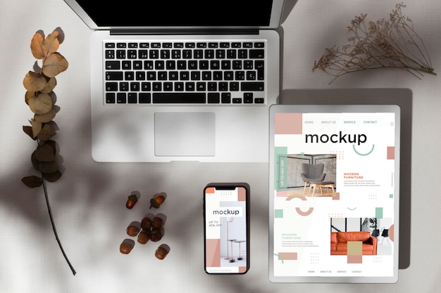 PSD mockup di dispositivi con vista dall'alto con decorazioni autunnali e ombre