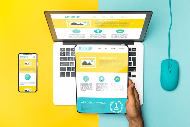 PSD computer portatile, mouse, telefono e tablet con vista dall'alto
