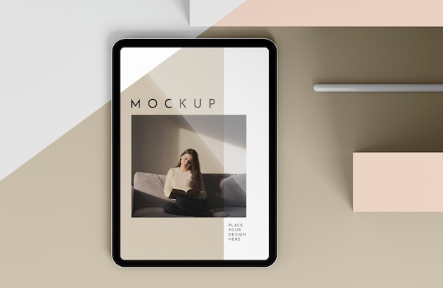 PSD top view modern tablet mock-up with pen