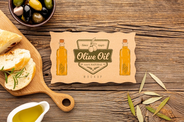 Вид сверху органические оливки с макетом