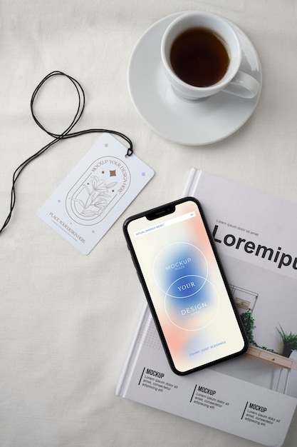 Верхний вид смартфона и макет этикетки