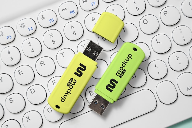 PSD vista dall'alto sul design del mockup usb