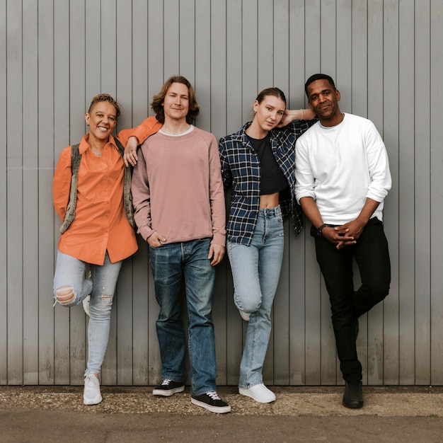 Tops mockup diverse mensen kleding psd