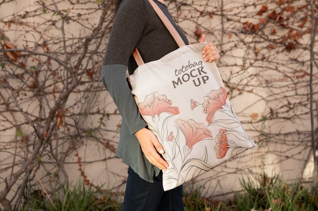 Design mockup borsa tote all'esterno