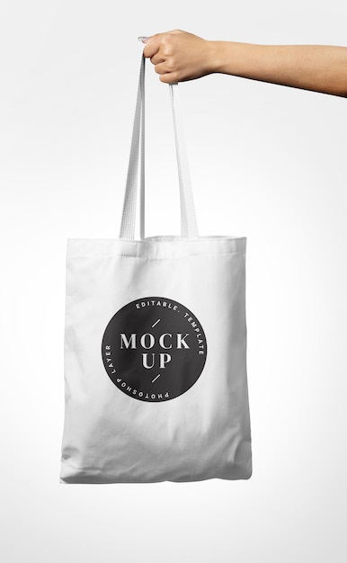 PSD una tote bag con sopra la scritta mock up