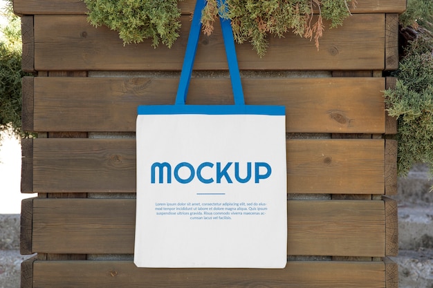 Tote tas mockup buiten