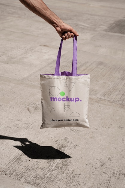 PSD tote tas mockup buiten