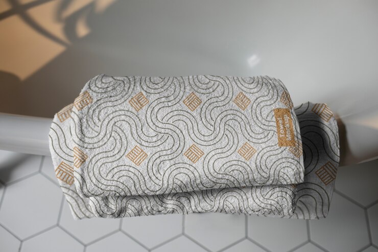 PSD towel on bathtub mockup