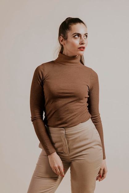 Turtle neck shirt mockup women39s fashion psd是美國時尚界最受歡迎的服裝之一,這款服裝是女性最喜歡的