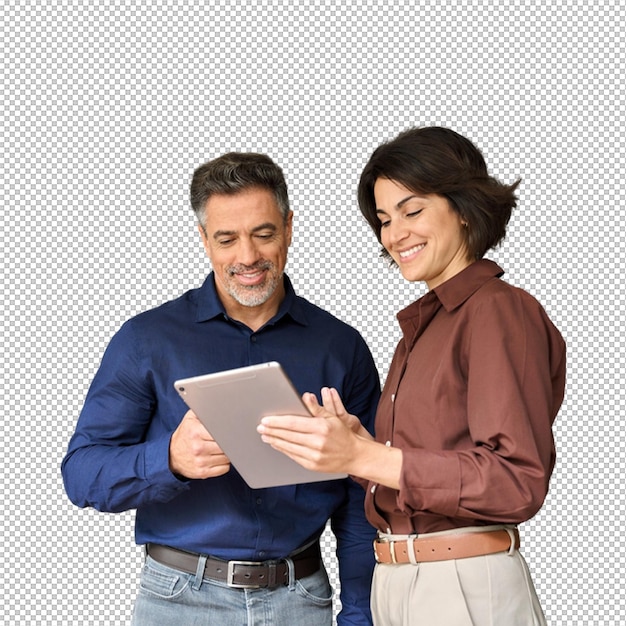 Twee mensen kijken naar een tablet.