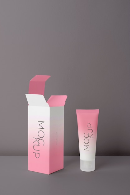 PSD uitgevouwen cosmetische doos mockup