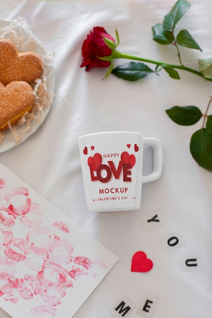 PSD modello di merchandise per la tazza di san valentino