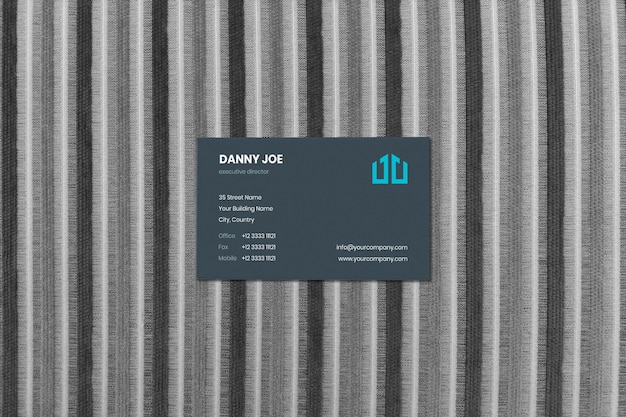 Vertical line canvas businesscard mockup