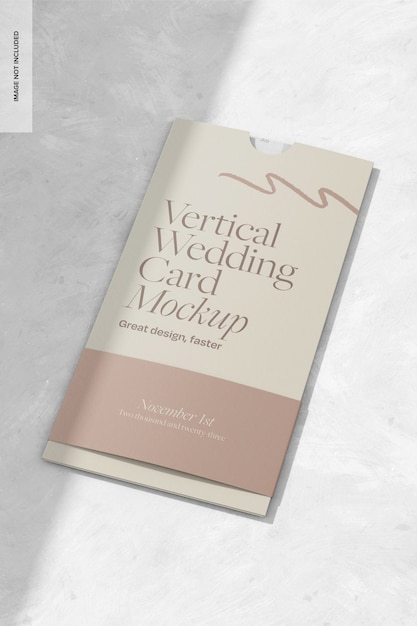 PSD verticale trouwkaart met enveloppe mockup perspectief