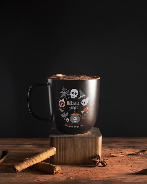 Vista della tazza per halloween con decorazioni