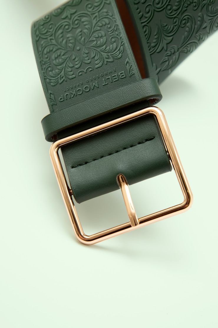 PSD view of leather belt with buckle