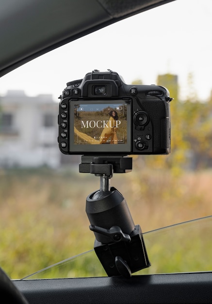 Вид на профессиональную и дорогую фотокамеру