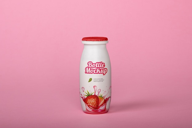 PSD vista della bottiglia di plastica dello yogurt per i bambini