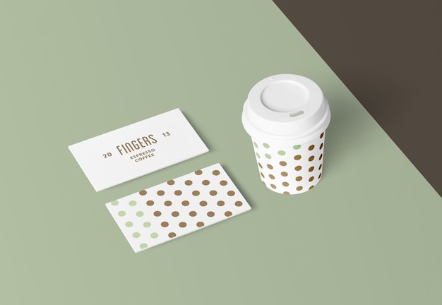 Visitekaartjes en koffiekopje mockup