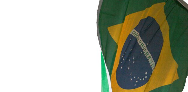 PSD vuile braziliaanse vlag bij sterke wind