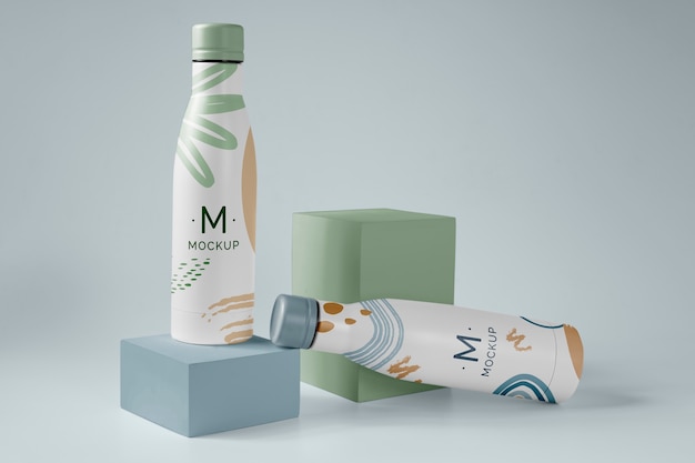 Design mockup bottiglia goccia d'acqua