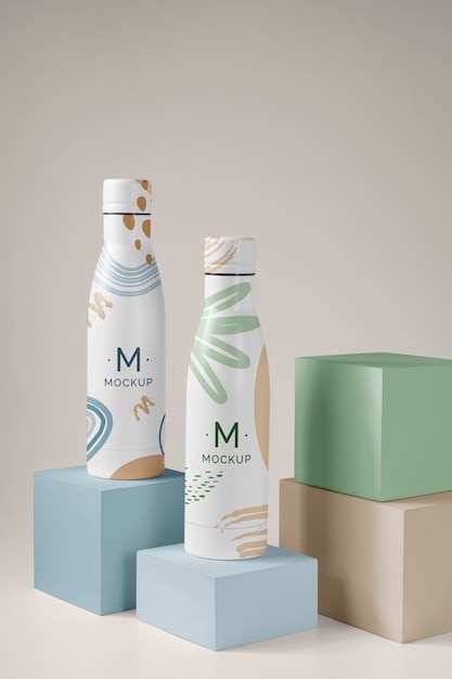 Design mockup bottiglia goccia d'acqua