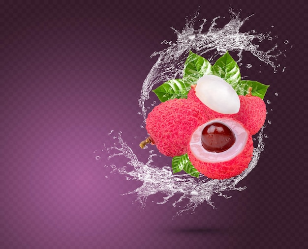 Water splash on fresh lychee with leaves isolated on purple background premium psd