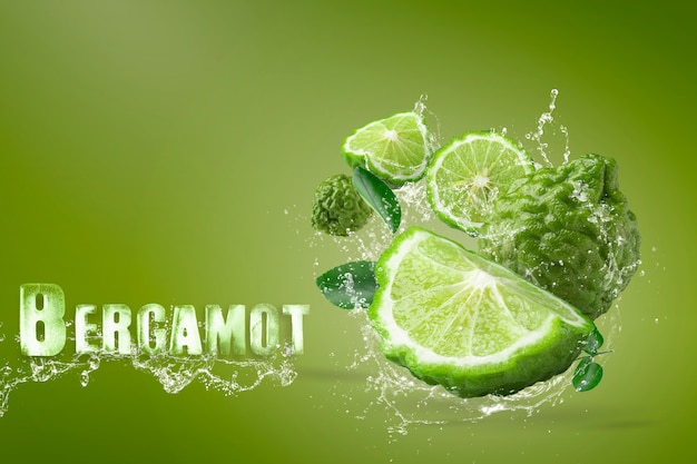 PSD 녹색 배경에 bergamot 과일에 튀는 물