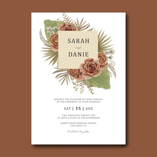 Modello di carta di invito a nozze con un bouquet di foglie tropicali e rose acquerellate