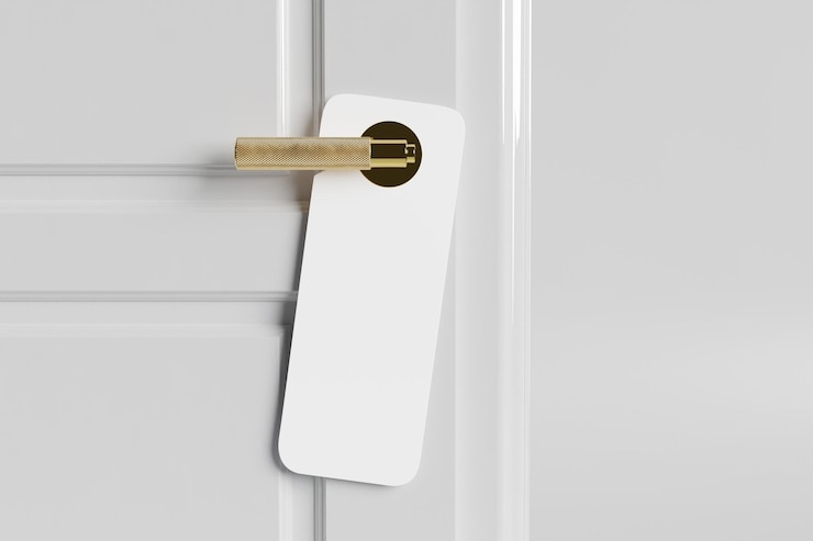 PSD a white door with a lock that says  hinge  on it