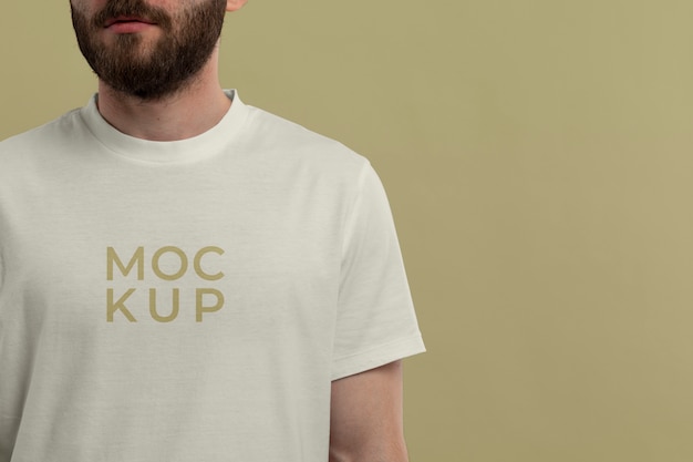 Modello di mockup di t-shirt bianca