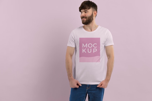 Modello di mockup di t-shirt bianca