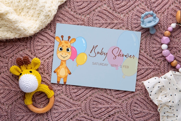 Widok z góry dziewczyna baby shower makieta zaproszenia