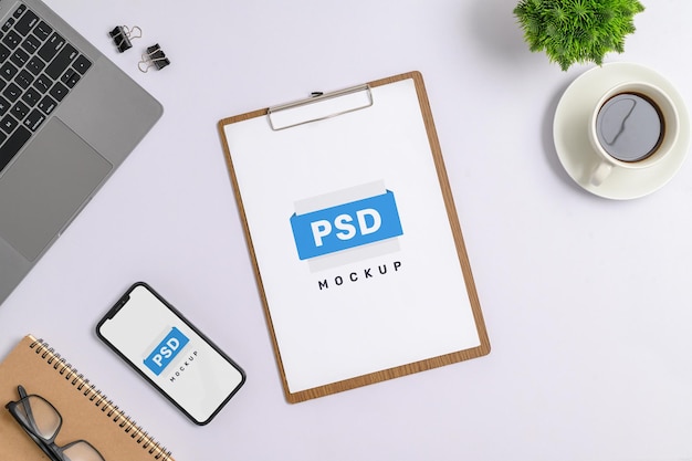 Widok z góry Schowek z makieta psd przestrzeni roboczej