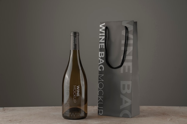 PSD mockup di borsa per vino e bottiglia di vino