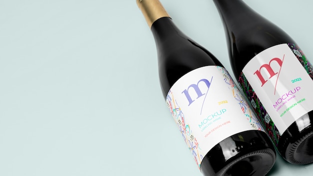 PSD design del mockup dell'etichetta della bottiglia di vino