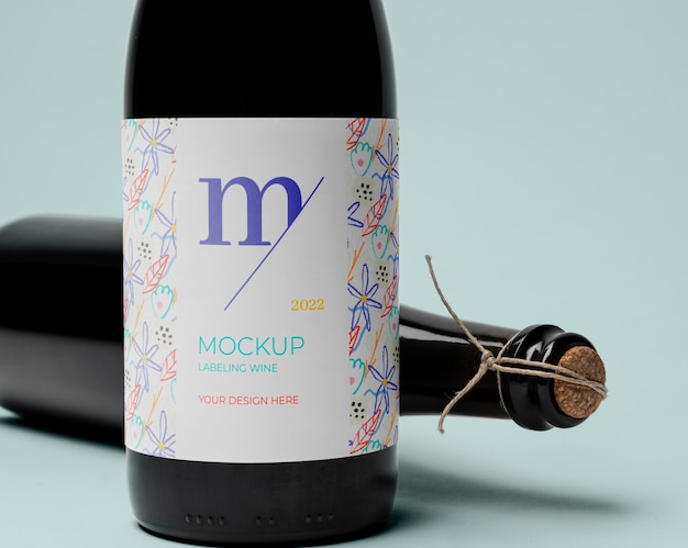 PSD design del mockup dell'etichetta della bottiglia di vino