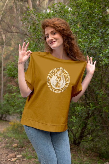 PSD woman outdoors wearing t-shirt mock-up