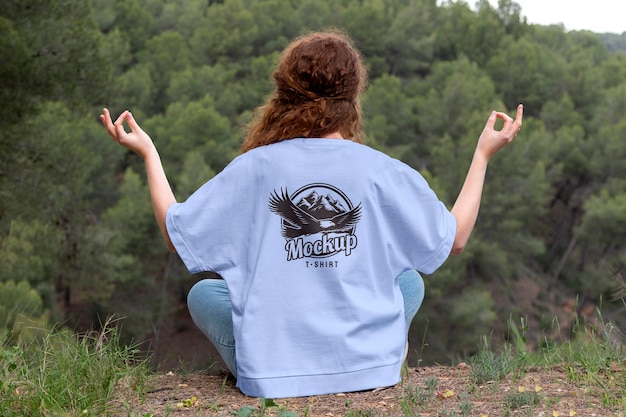 PSD woman outdoors wearing t-shirt mock-up