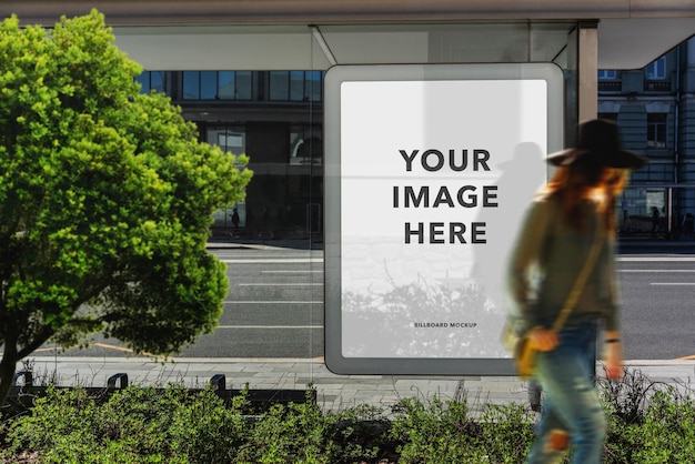 PSD a woman walking past a stree sign mockup