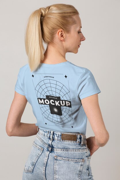 PSD woman wearing t-shirt mock-up design