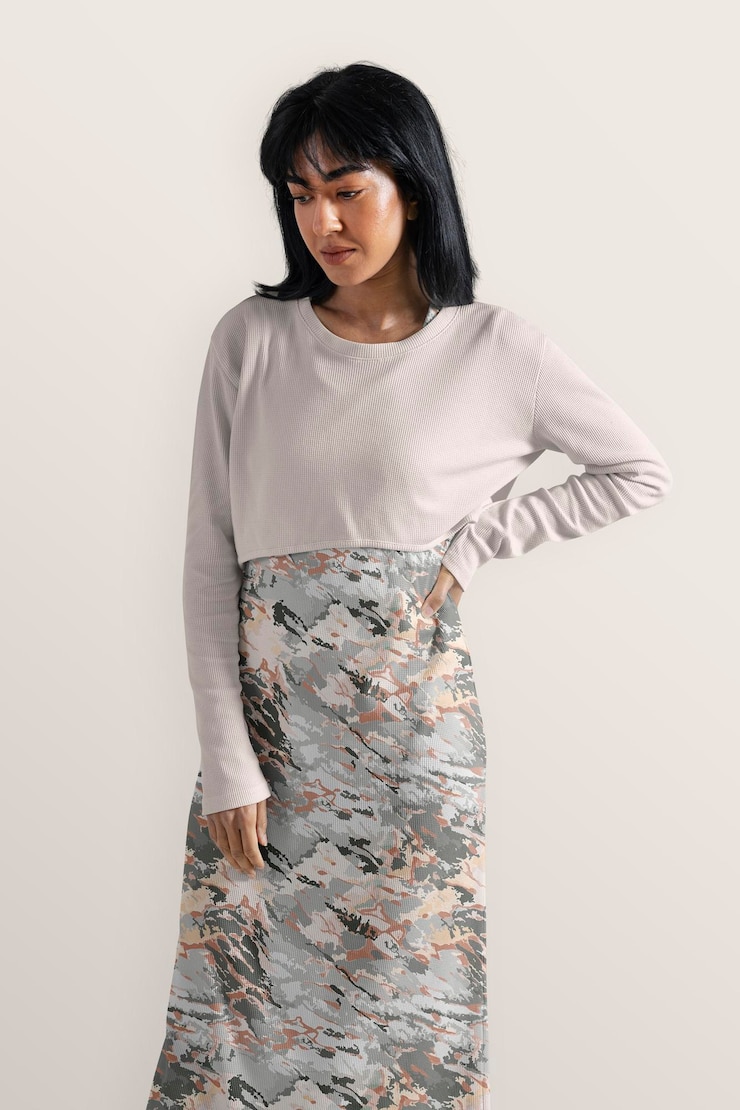 PSD 女士服裝模型秋季服裝時尚設計 psd
