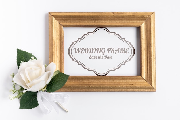 PSD wooden frame wedding invitation with rose