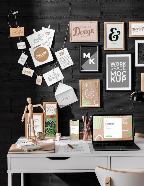 Mockup sul posto di lavoro con dispositivi