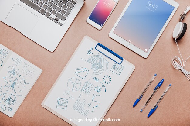 Mockup dell'area di lavoro con appunti