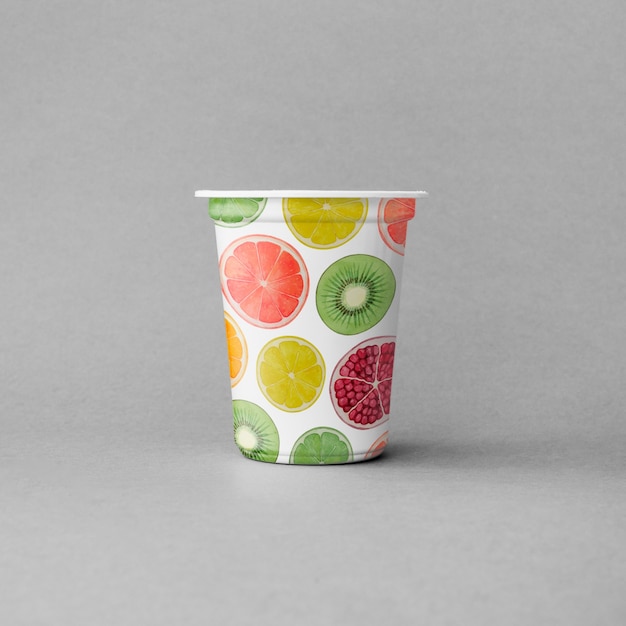 PSD mockup di tazza di yogurt